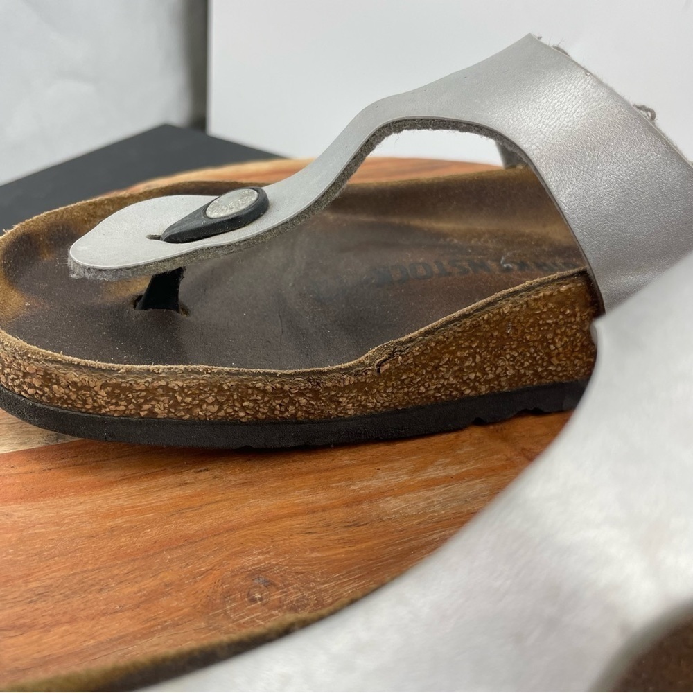 Birkenstock “Gizeh” Silver Metallic Thong Sandals Flats 38 7 - Picture 8 of 8